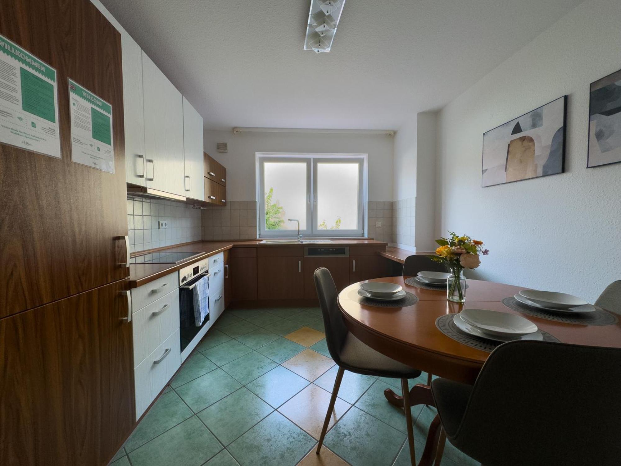 110Qm - 4 Zimmer - Privat Parkplatz - Zentral - Balkon - Mallibase Apartments Кассель Екстер'єр фото