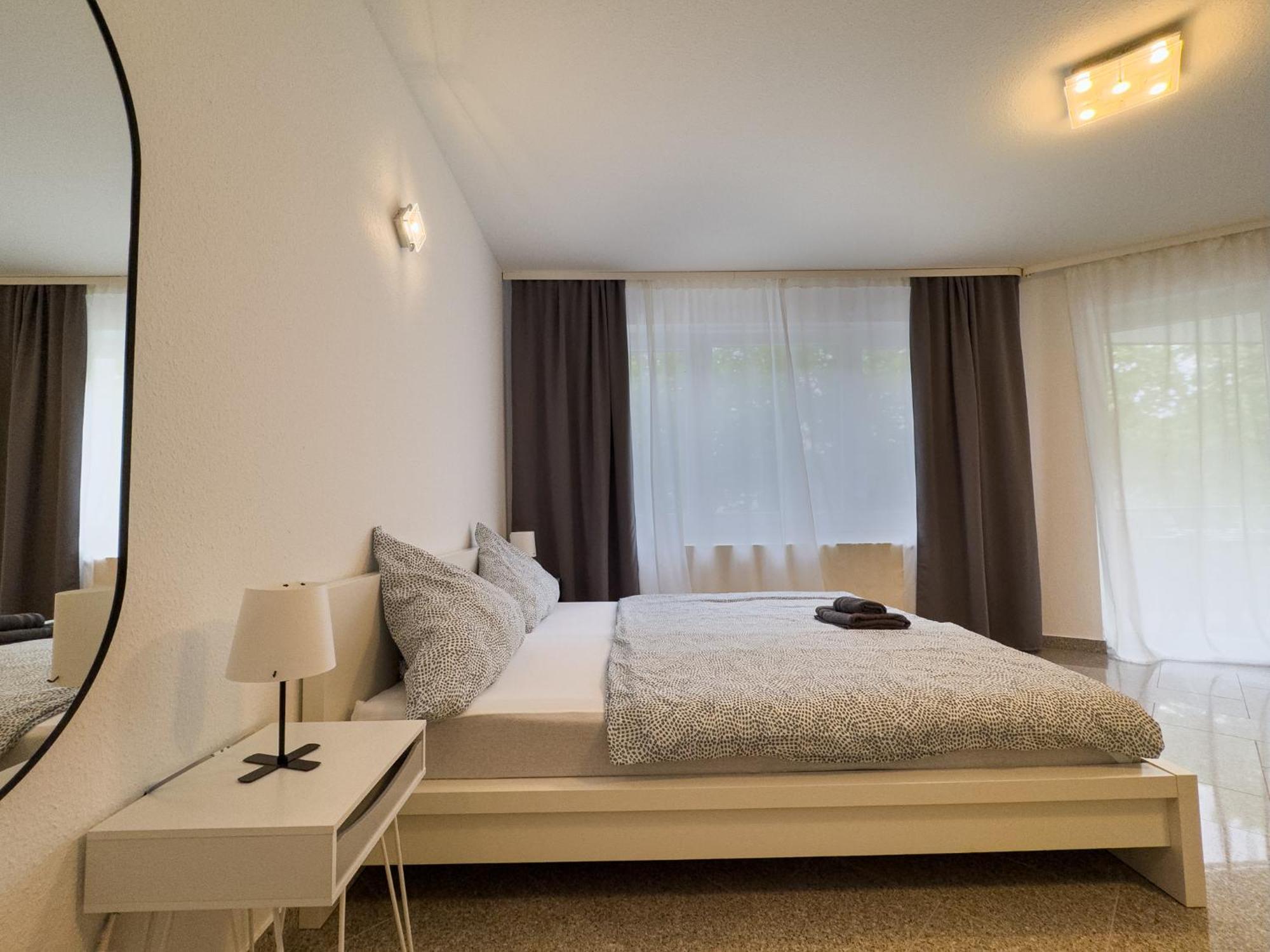 110Qm - 4 Zimmer - Privat Parkplatz - Zentral - Balkon - Mallibase Apartments Кассель Екстер'єр фото